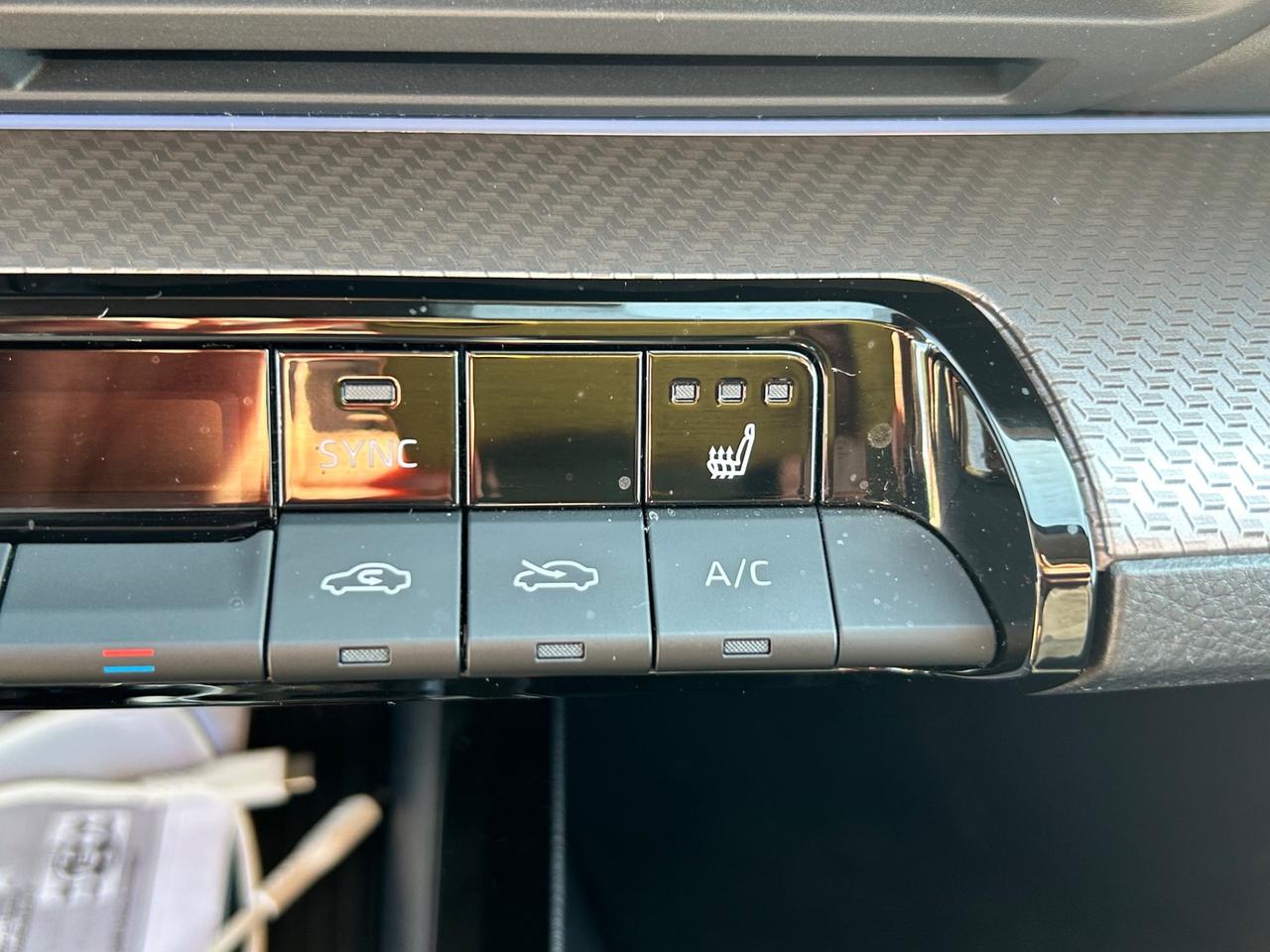 Toyota Prius 2.0 Plug-in Hybrid Lounge