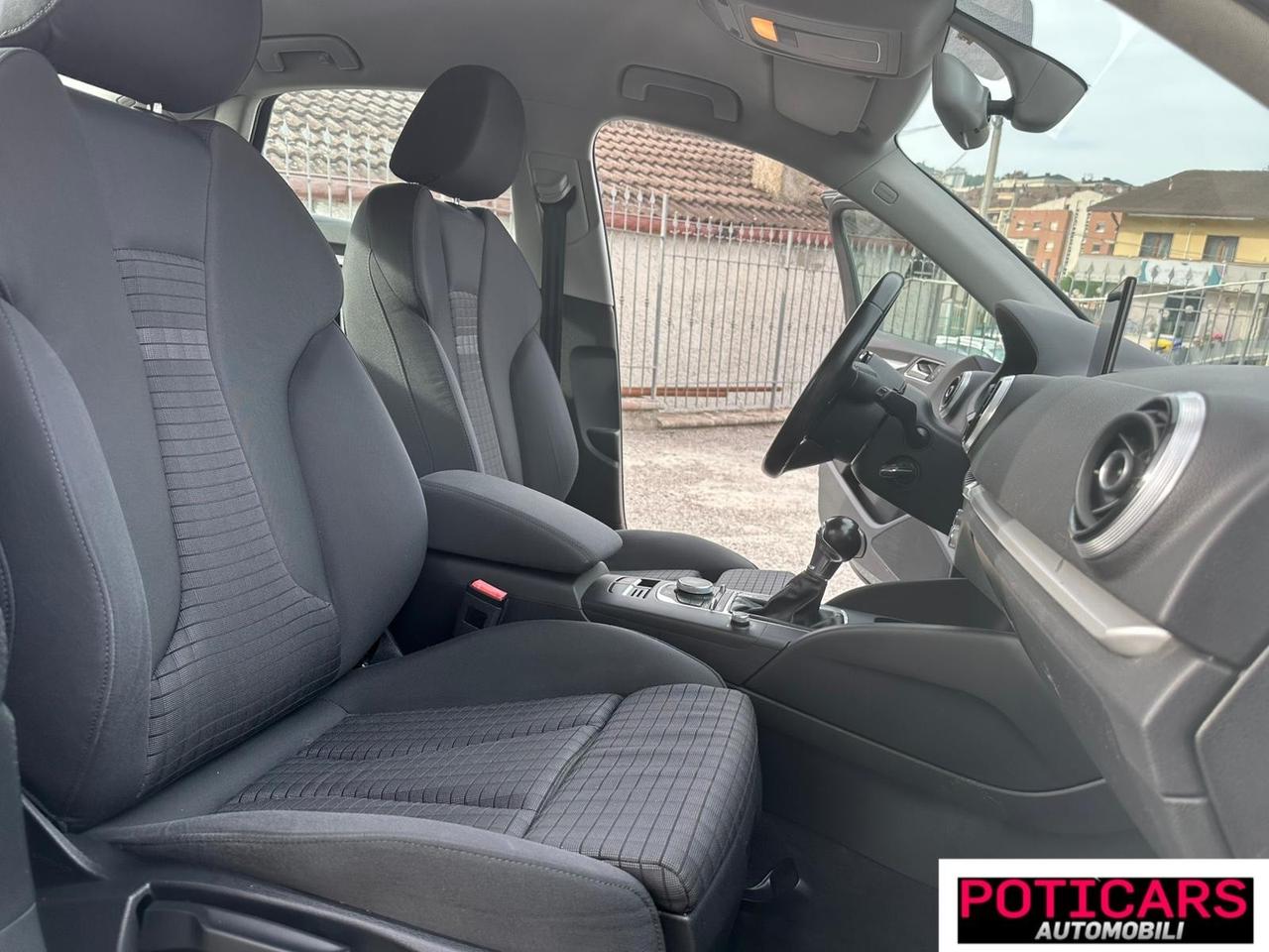 Audi A3 Sedan 1.6 TDI clean diesel S tronic Attraction