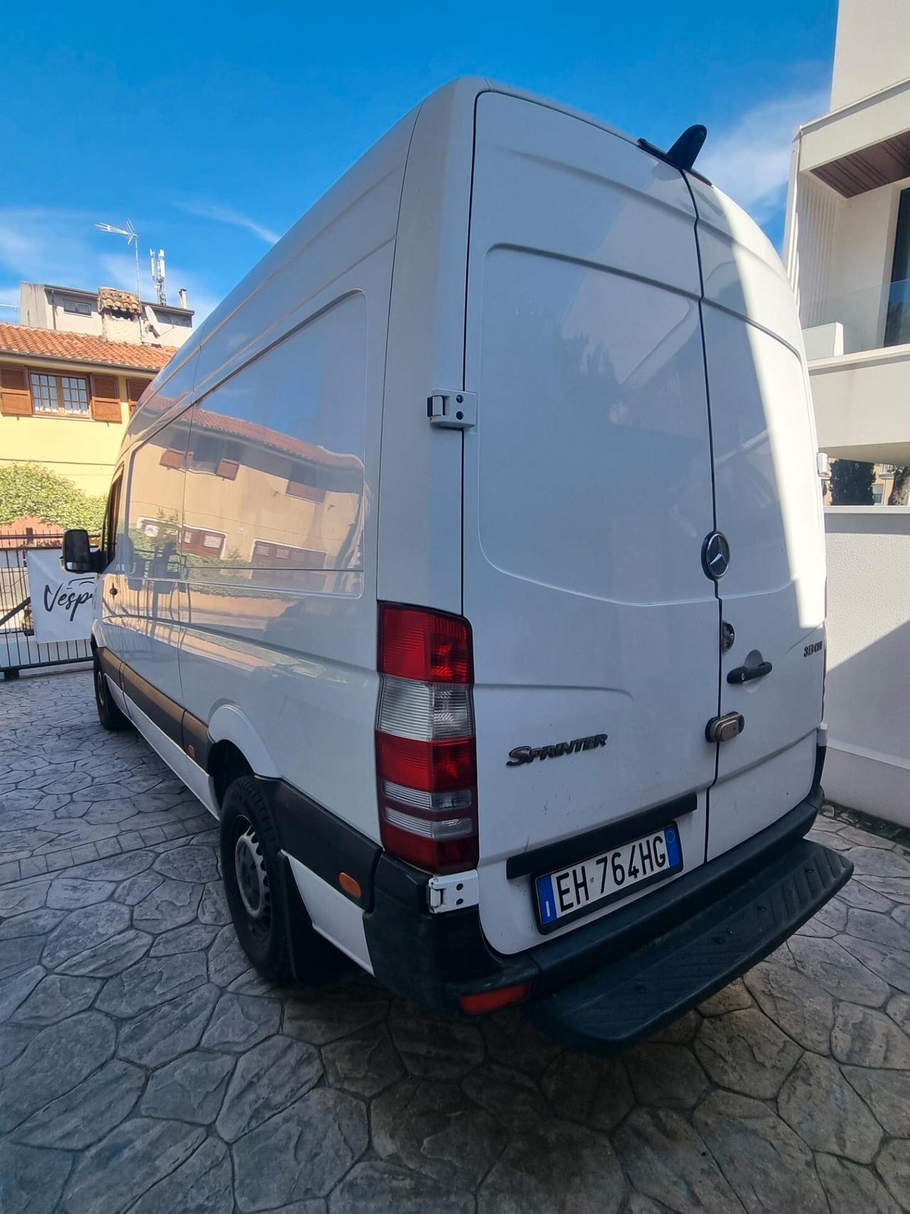 Mercedes Benz Sprinter