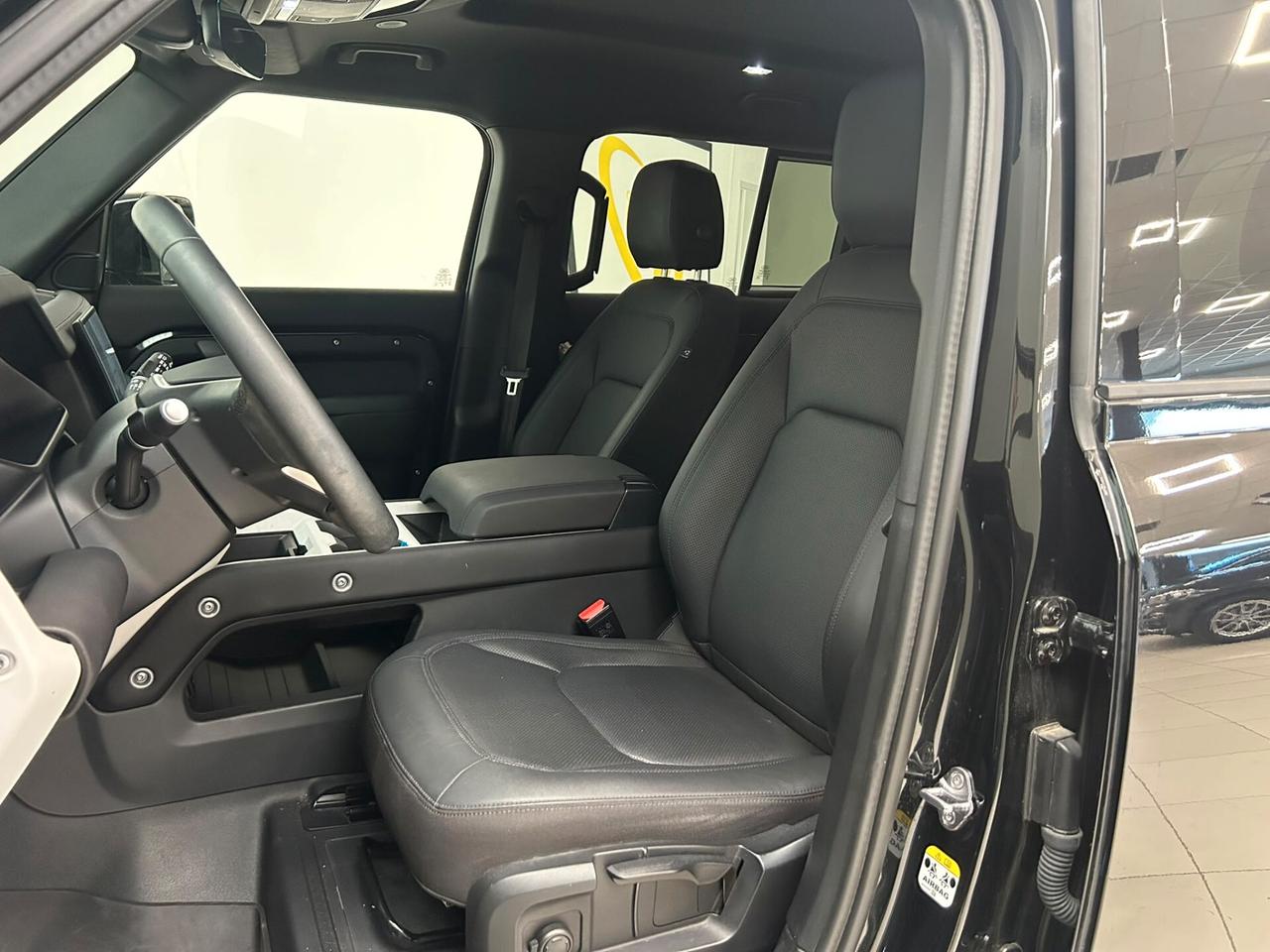 Land Rover Defender 110 3.0D I6 200 CV AWD Auto X-Dynamic SE