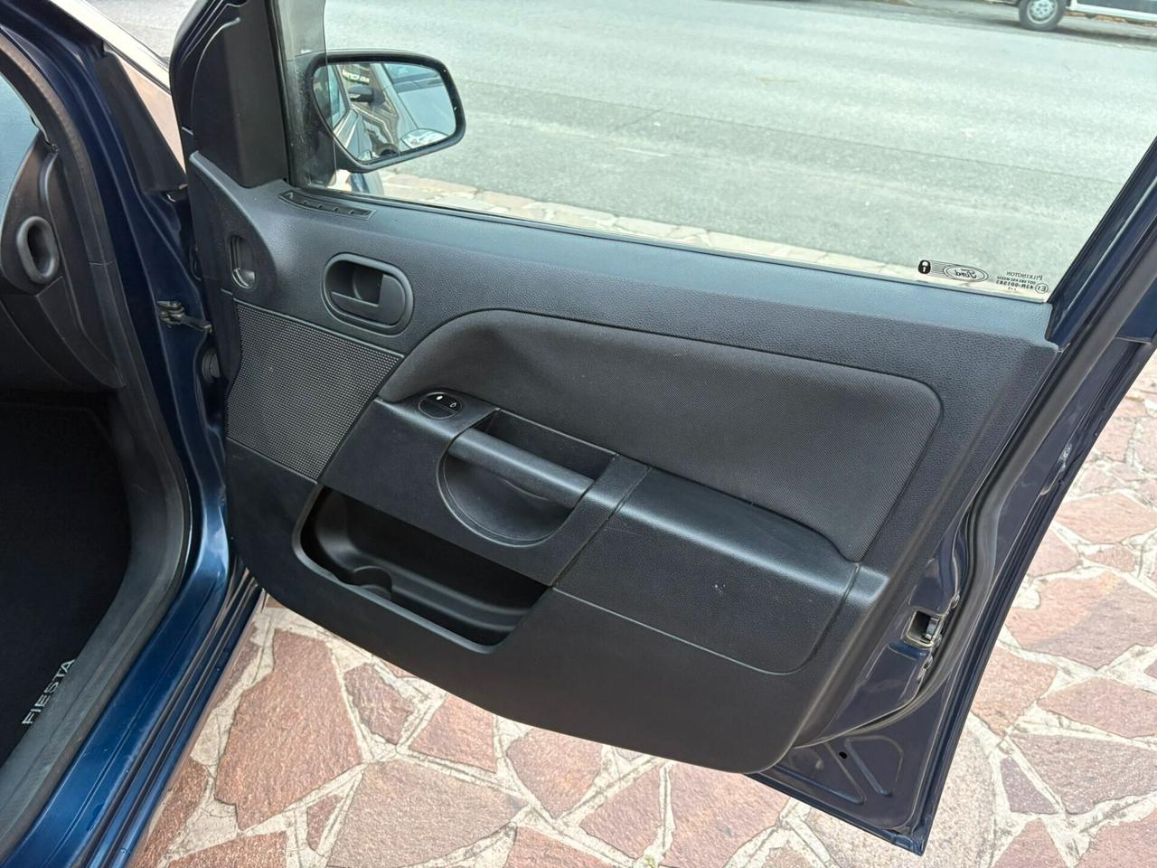 Ford Fiesta 1.2 16V 5p. Ghia GPL