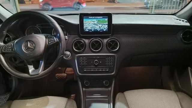 MERCEDES-BENZ GLA 180 d Automatic Business "NAVI"