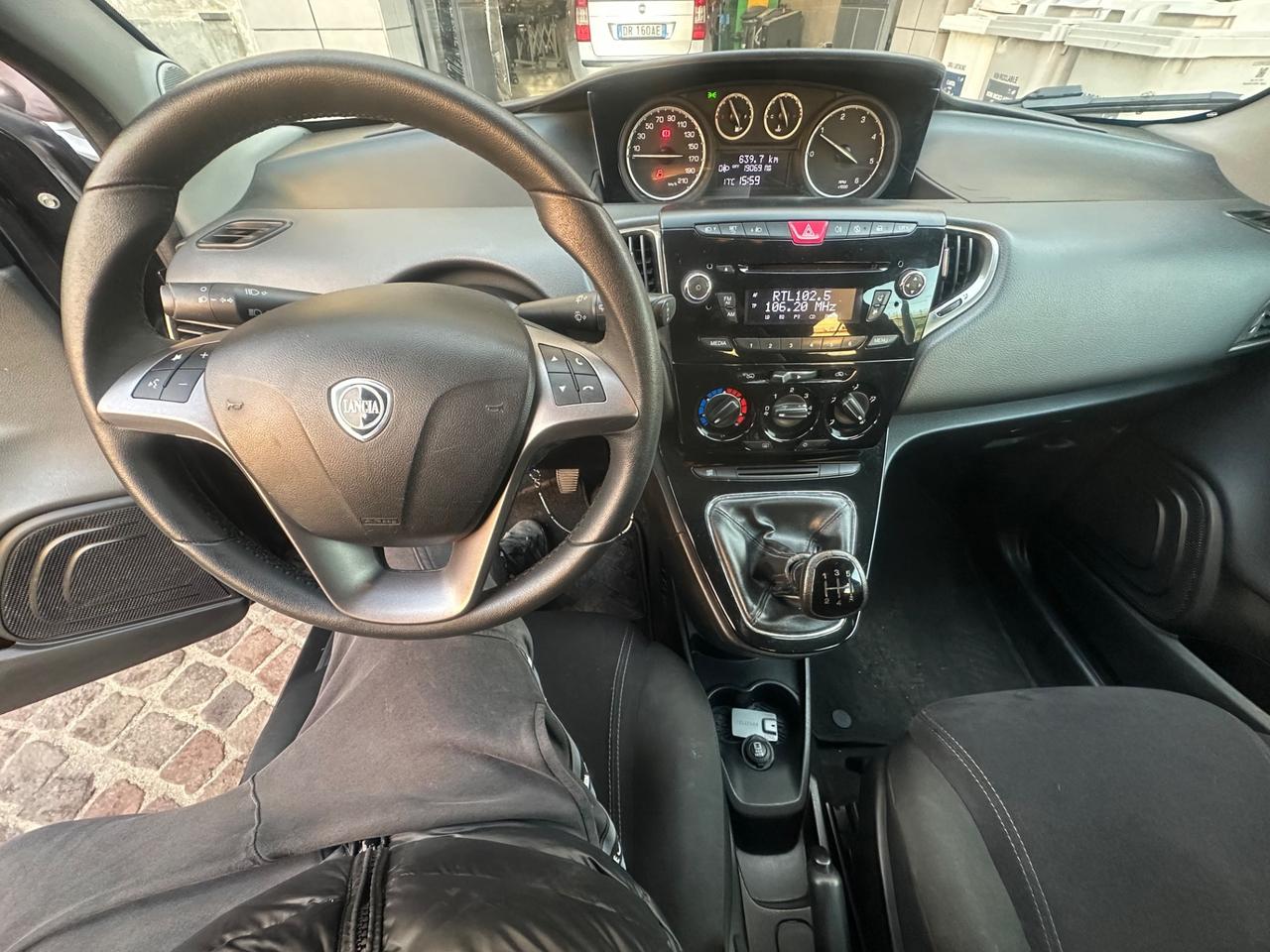 Lancia Ypsilon 1.3 MJT 16V 95 CV 5 porte S&S S Momodesign