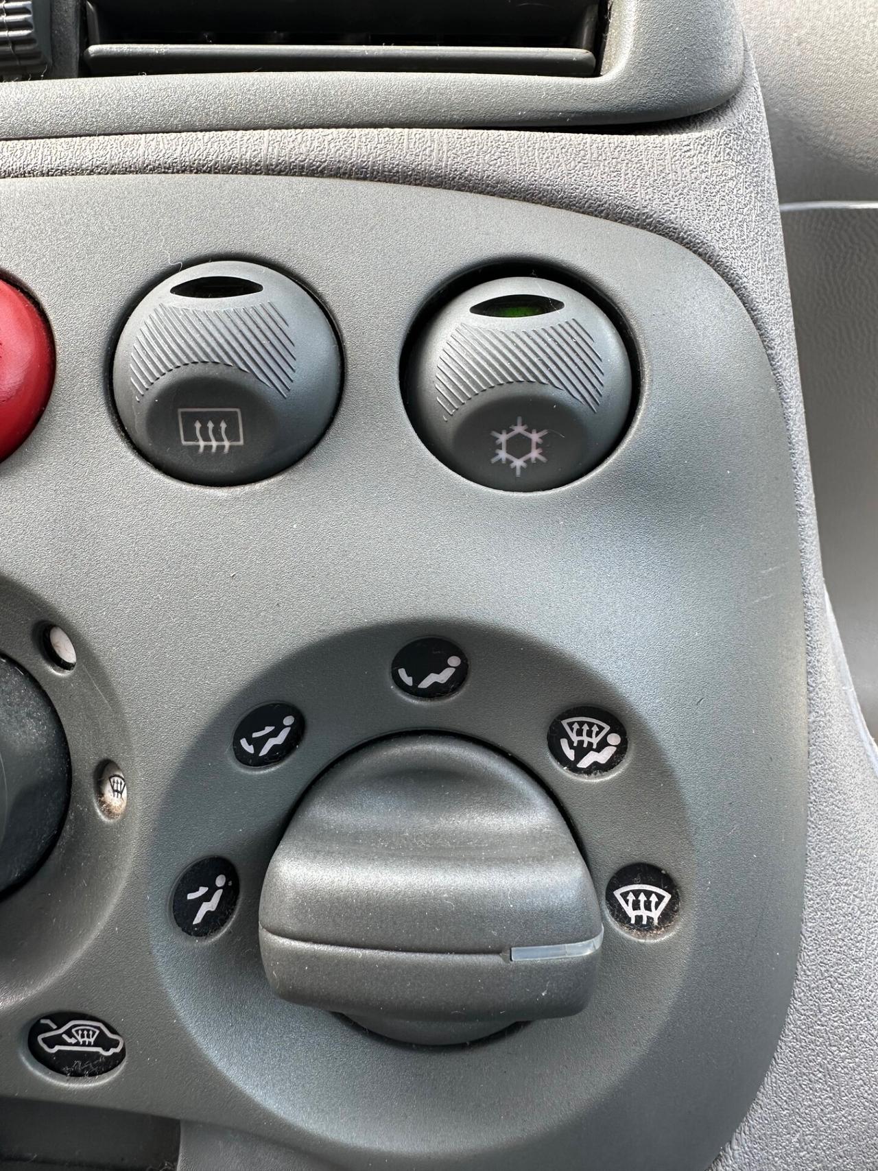 FIAT 600 1.1 BENZINA 2005 UNIPRO SERVO + CLIMA