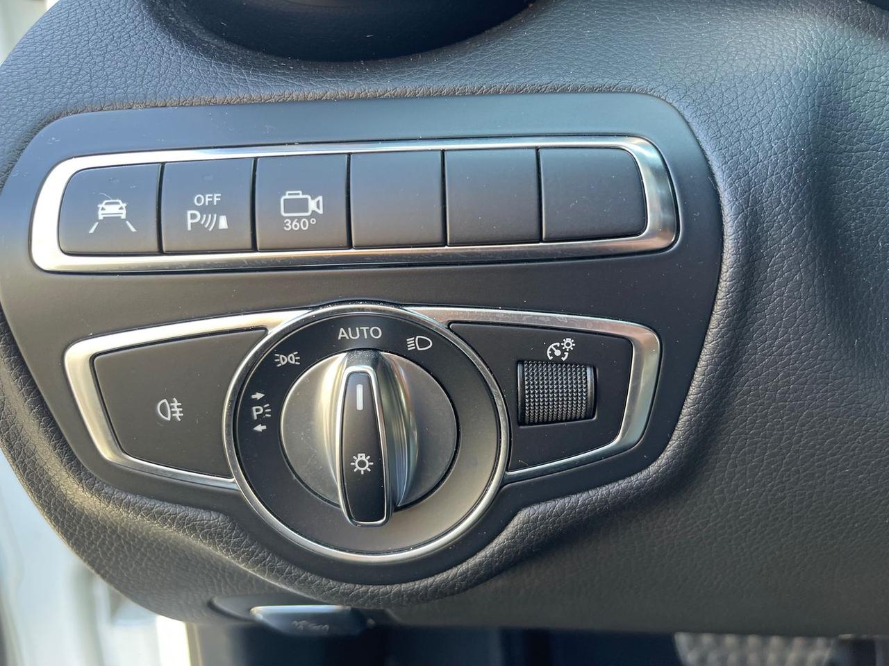 Mercedes-Benz C 220 D Premium #12031