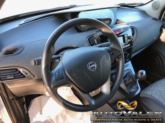LANCIA Ypsilon 1.0 FireFly 5 porte S&S Hybrid Ecochic Silver