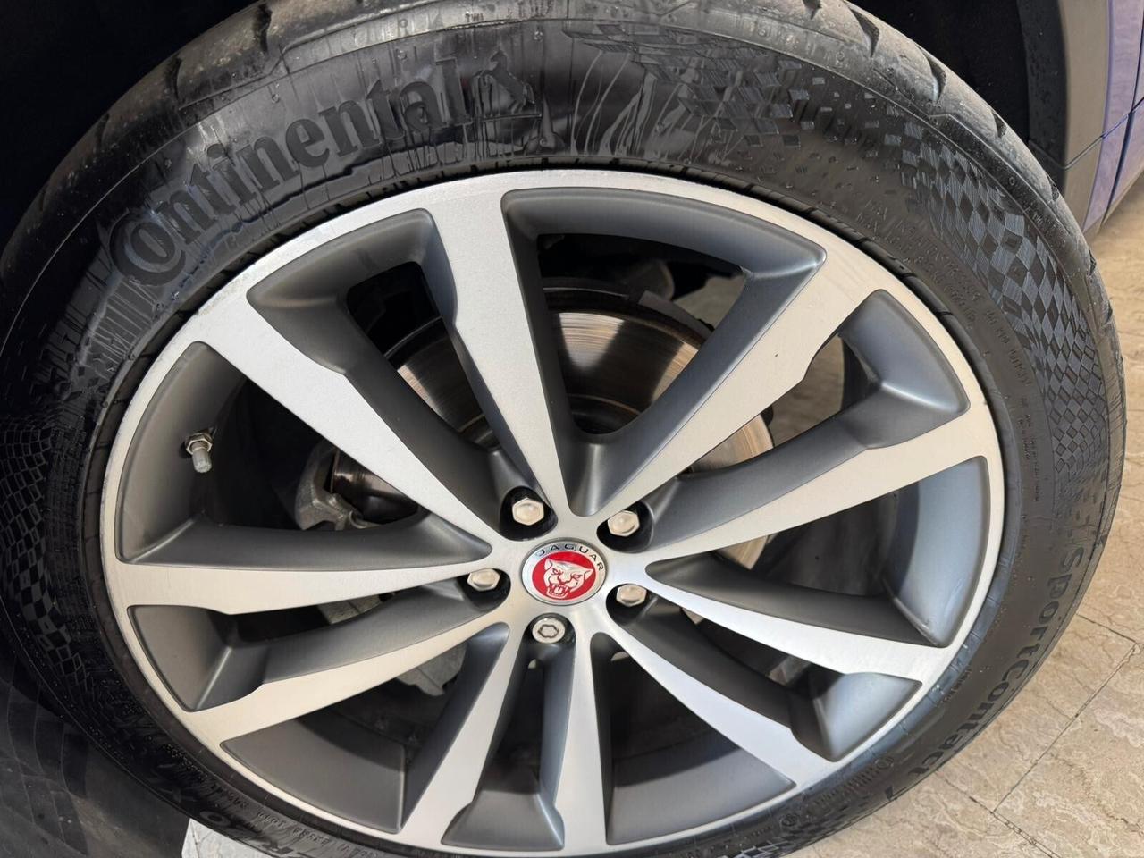 Jaguar E-Pace 2.0D 180 CV AWD R-Dynamic