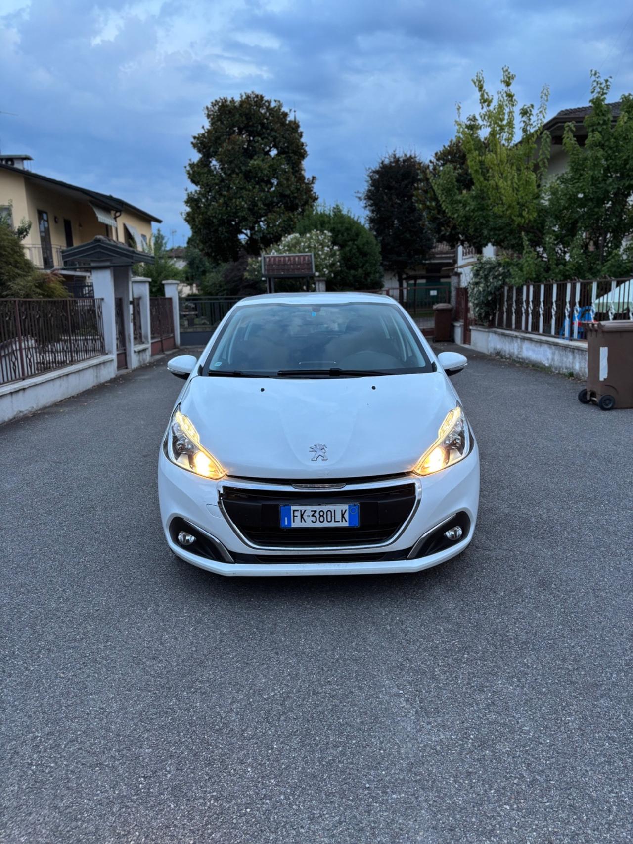 Peugeot 208 PureTech 82 5p. GPL Allure