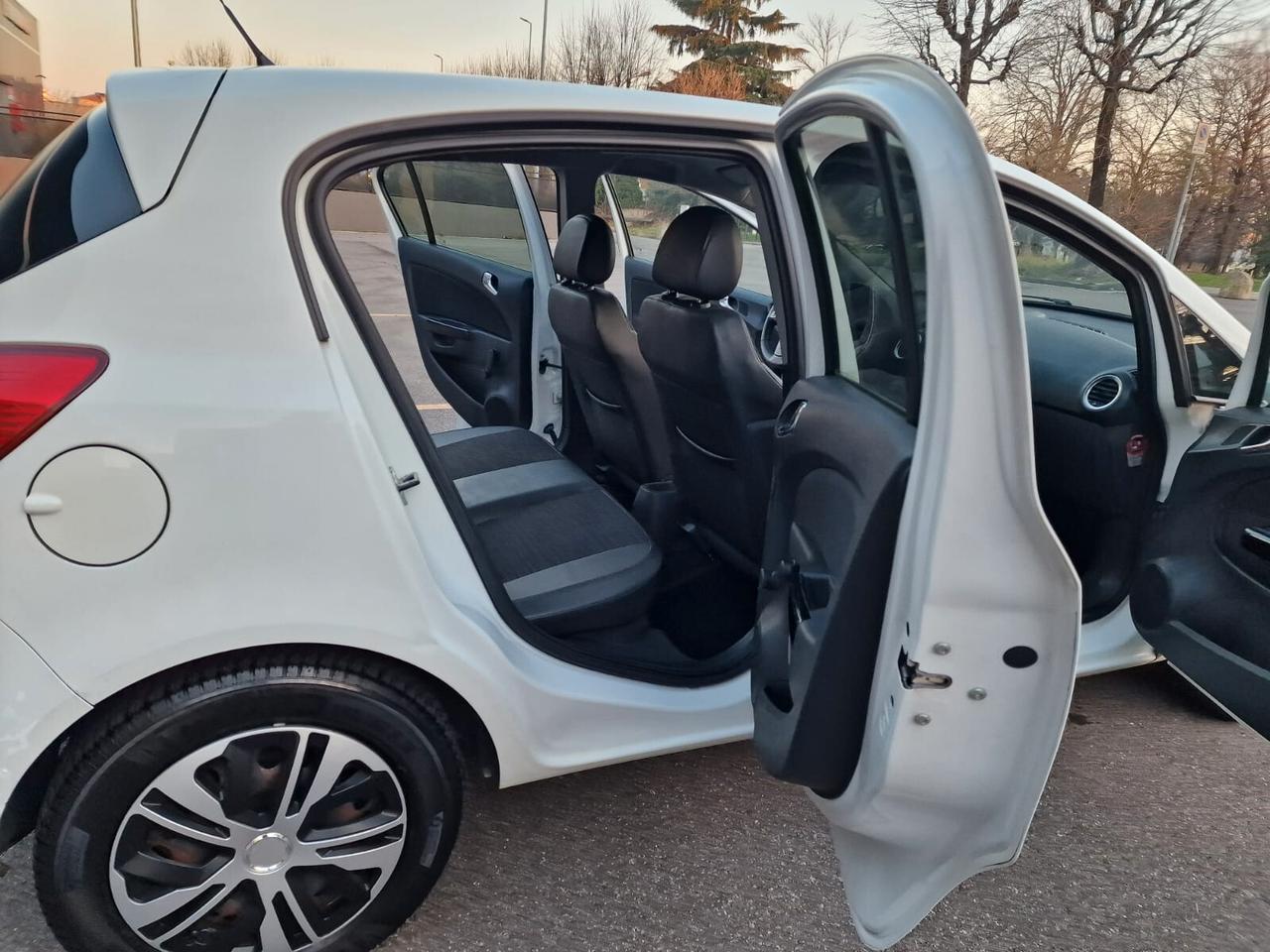 Opel Corsa 1.2 5 porte Enjoy