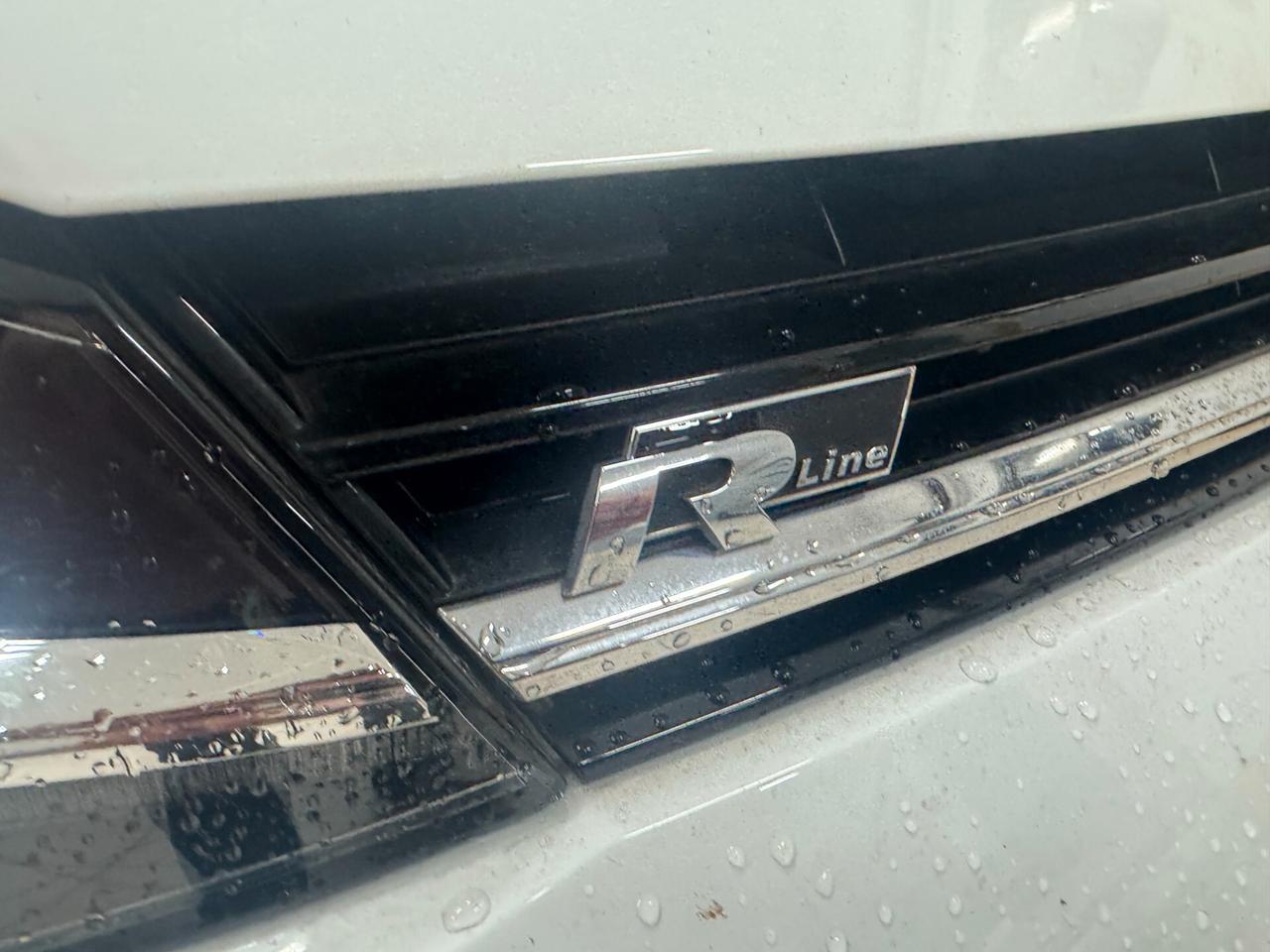 VOLKSWAGEN Golf 1.0 115 CV 5p. R-LINE **UNICO PROPRIETARIO**