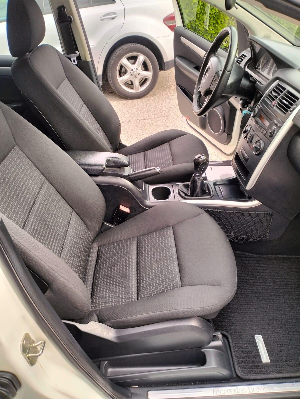 Mercedes-benz B 180 Benz Premium