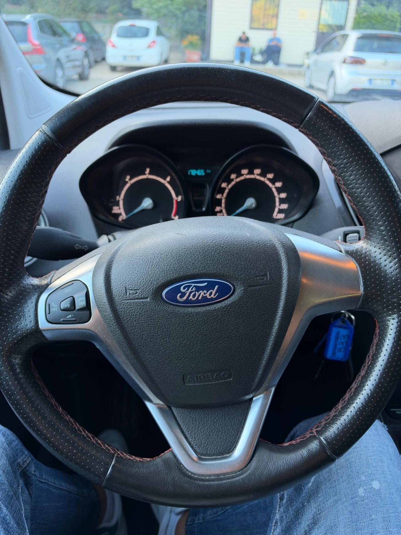 Ford Tourneo Courier 1.5 TDCI 100 CV Sport