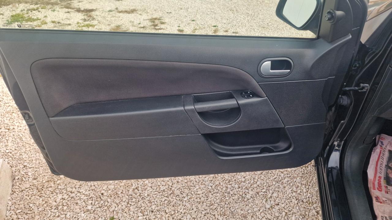 Ford Fiesta 1.2 16V 3p. Ghia "GPL"