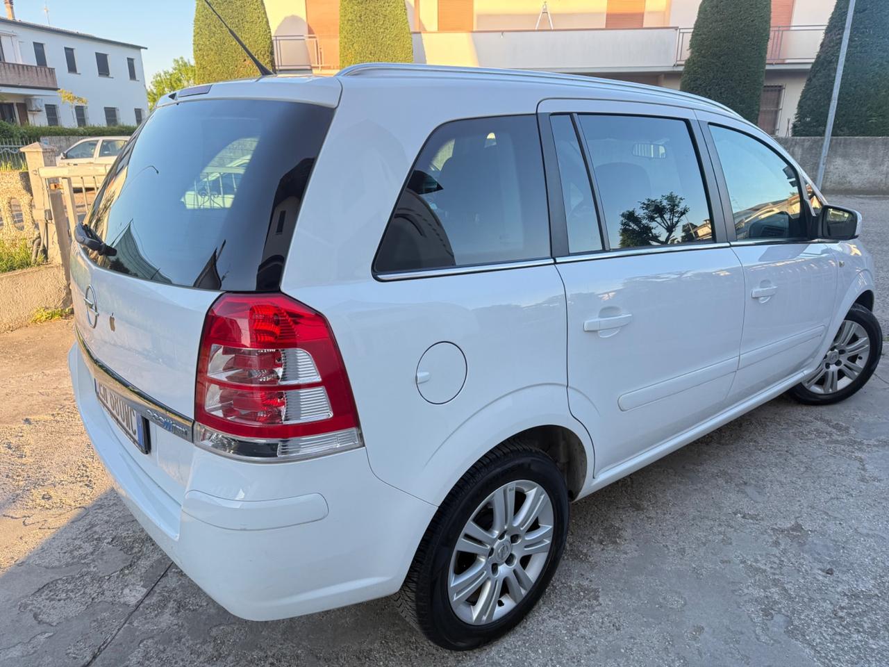 Opel Zafira 1.6 Turbo Metano 2029 7 POSTI 2012