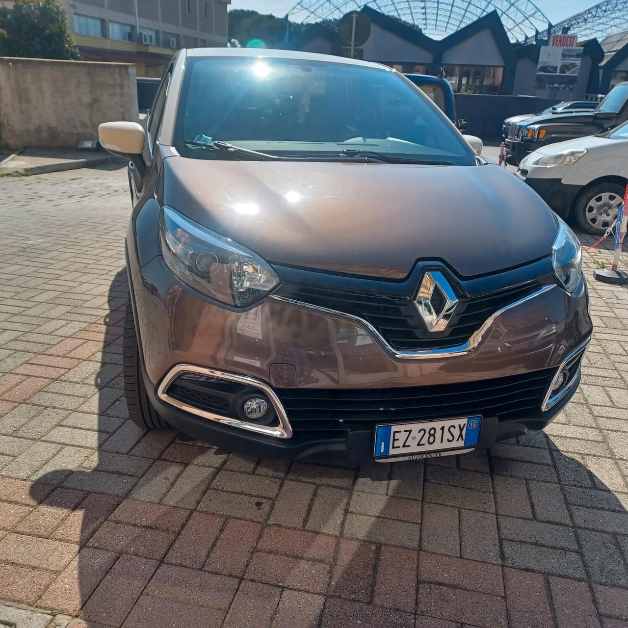 TENUTA IN MODO MANIACALE SEMPRE IN GARAGE CAPTUR 1.5