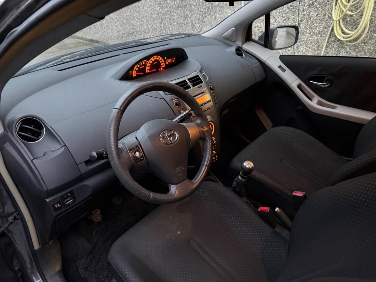 Toyota Yaris 1.4 D-4D DPF diesel solo export