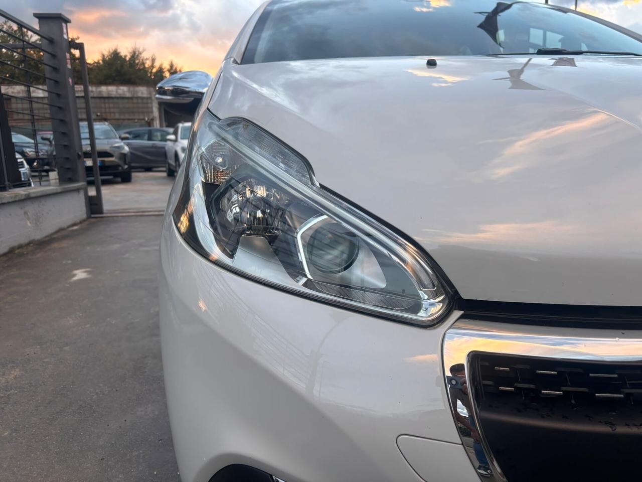 Peugeot 208 PureTech 82 5 porte Allure