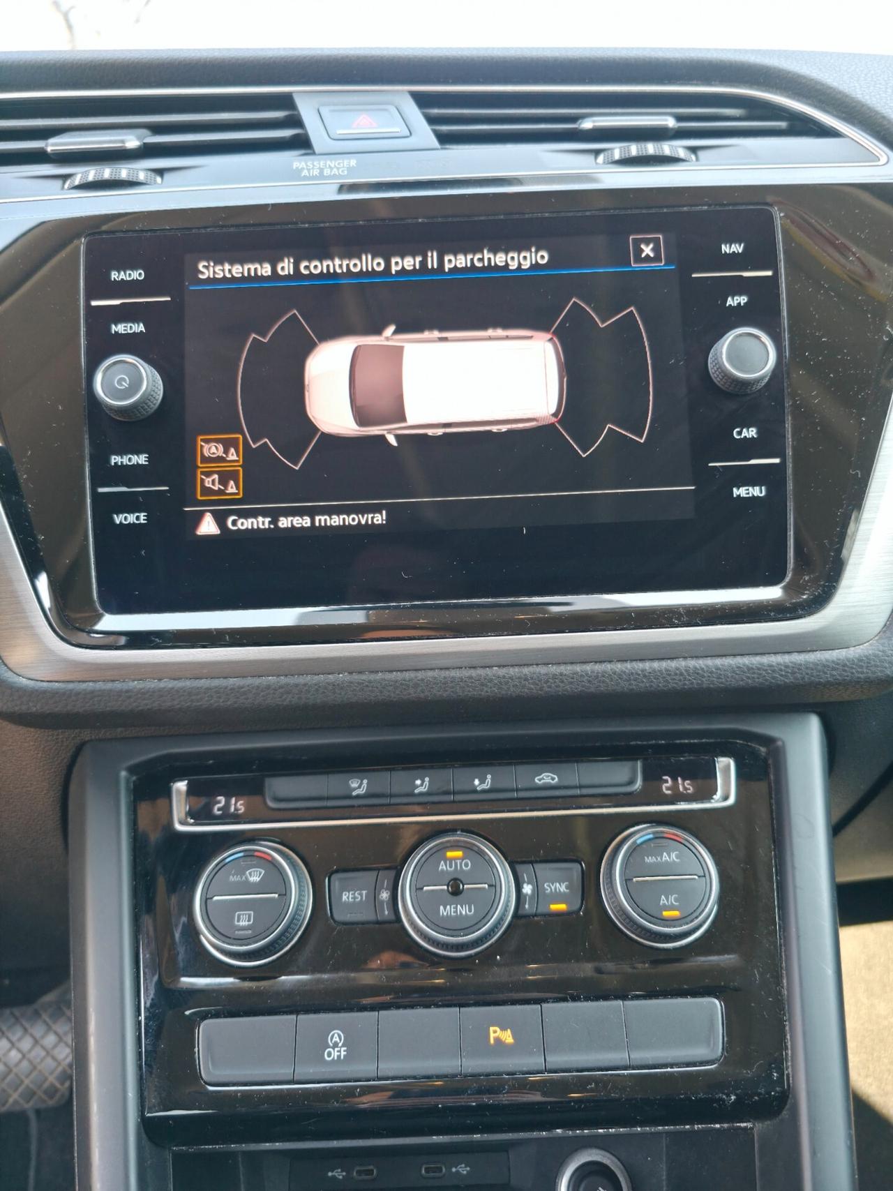 Volkswagen Touran 7 Posti 2.0 TDI 150 CV SCR DSG Executive BlueMotion Tech. TAGLIANDI UFFICIALI