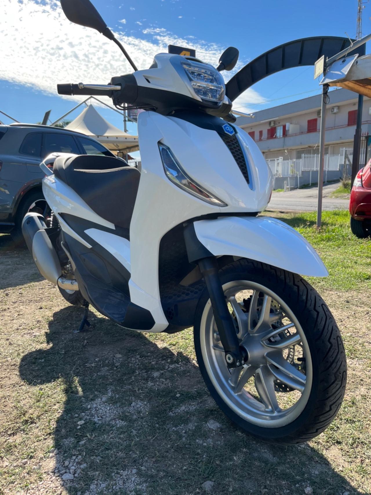 Piaggio beverly 300 hpe