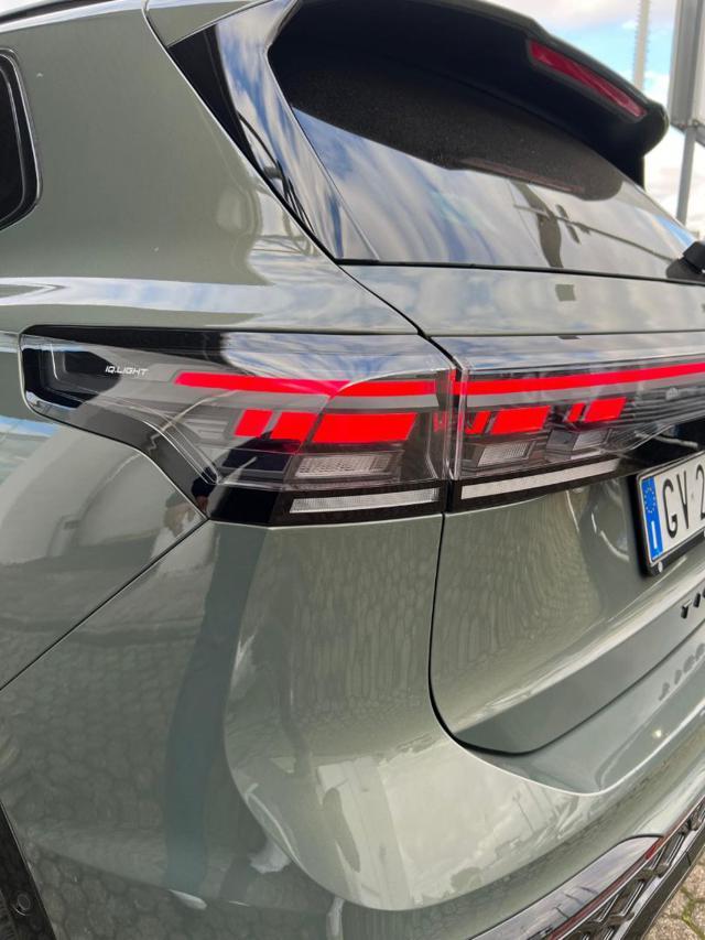 VOLKSWAGEN Tiguan 2.0 TDI 150 CV SCR DSG R-Line FARI MATRIX