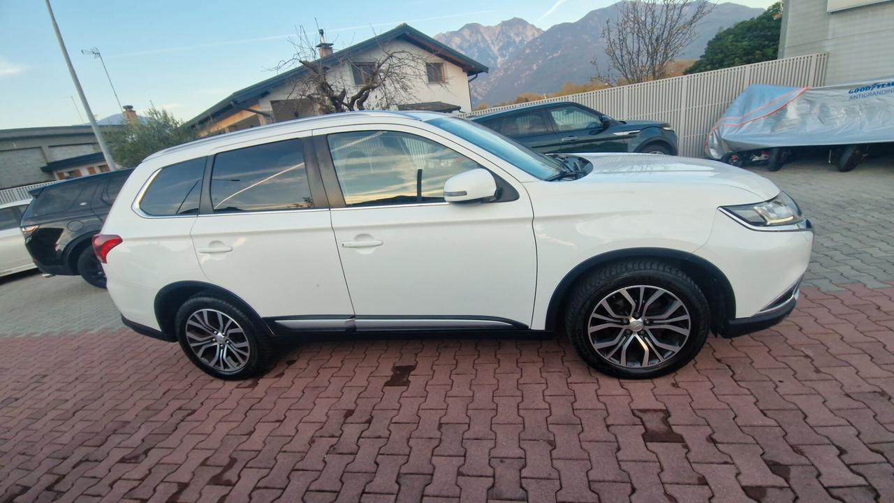 Mitsubishi Outlander 2.2 DI-D 4WD 7p.. garantito 12M