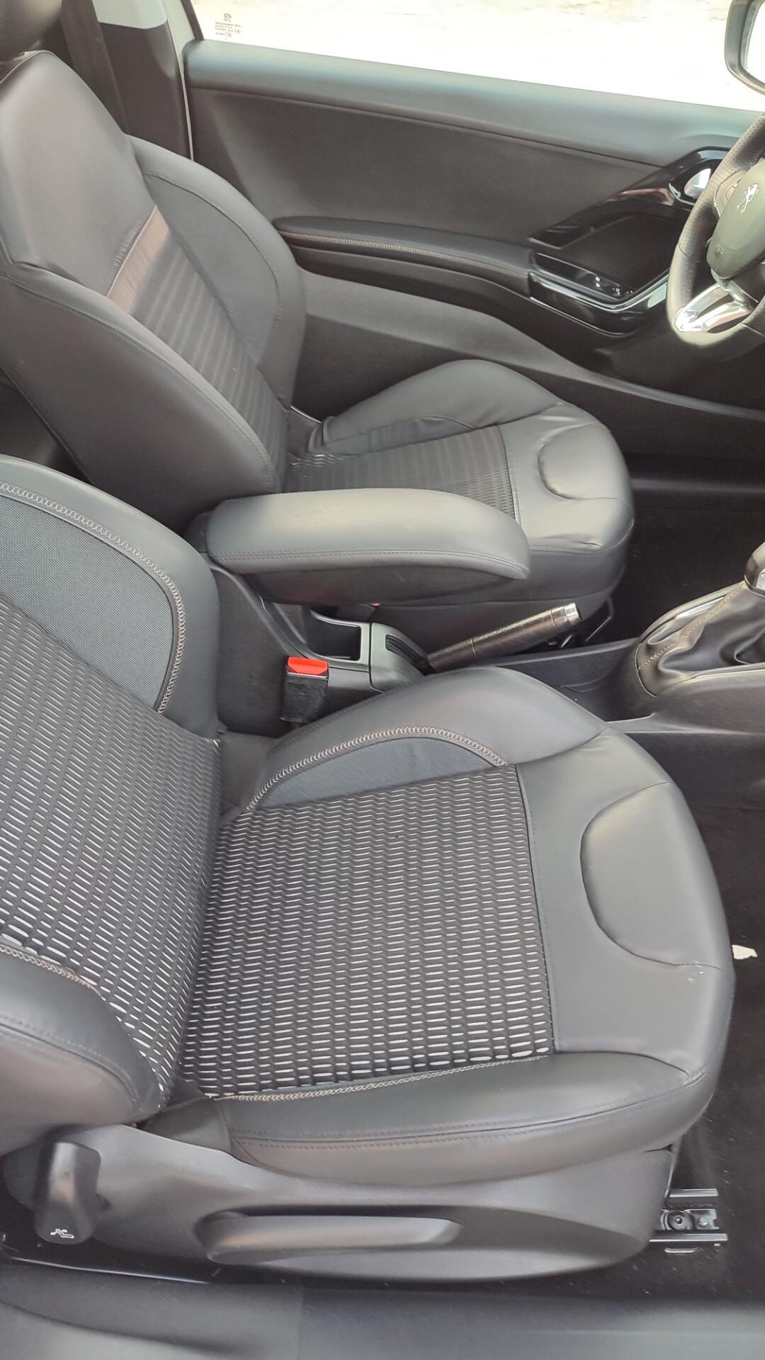 Peugeot 208 1.4 HDI TETTO PANORAMICO