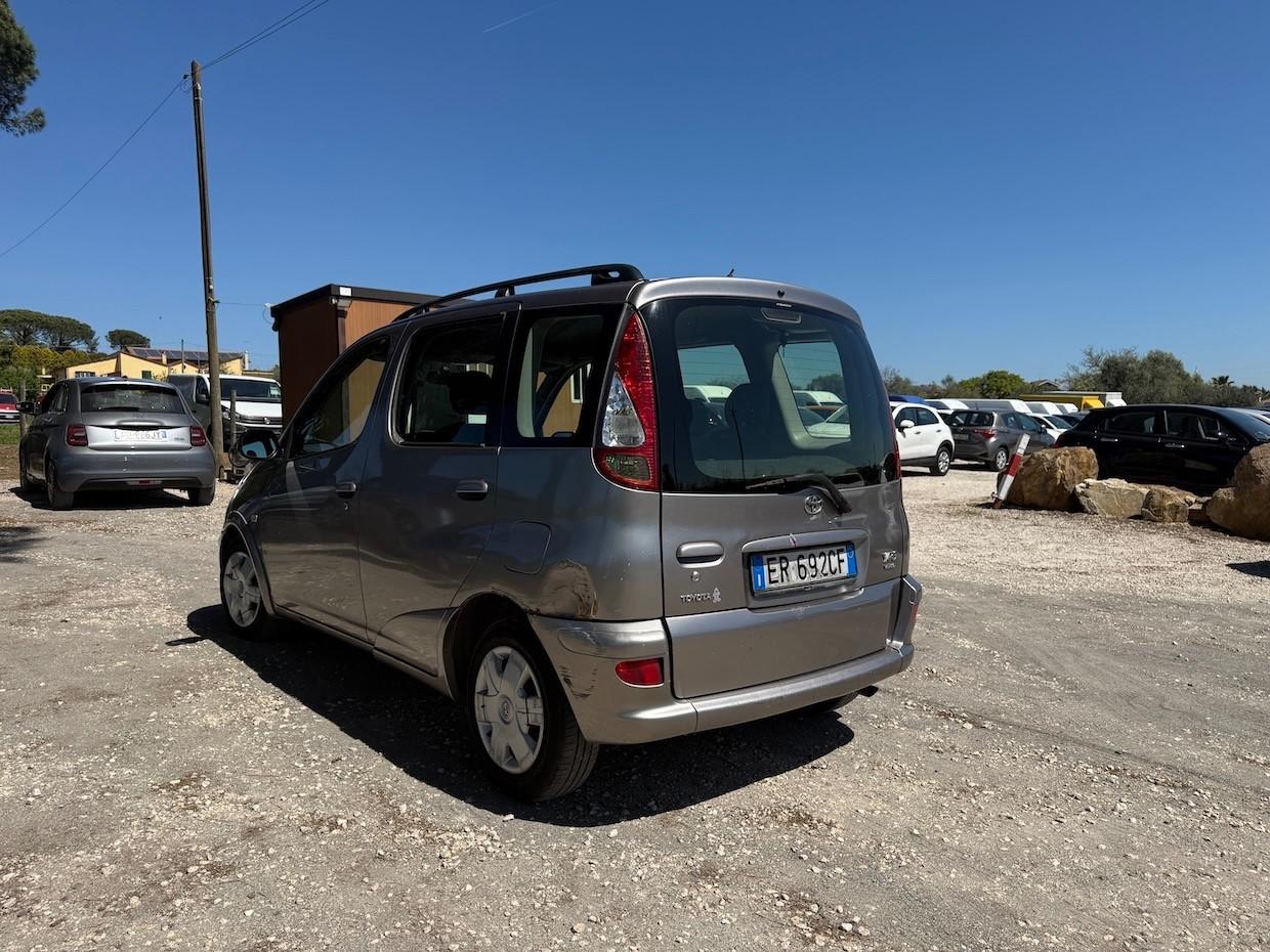 Toyota Yaris 1.3 5 porte