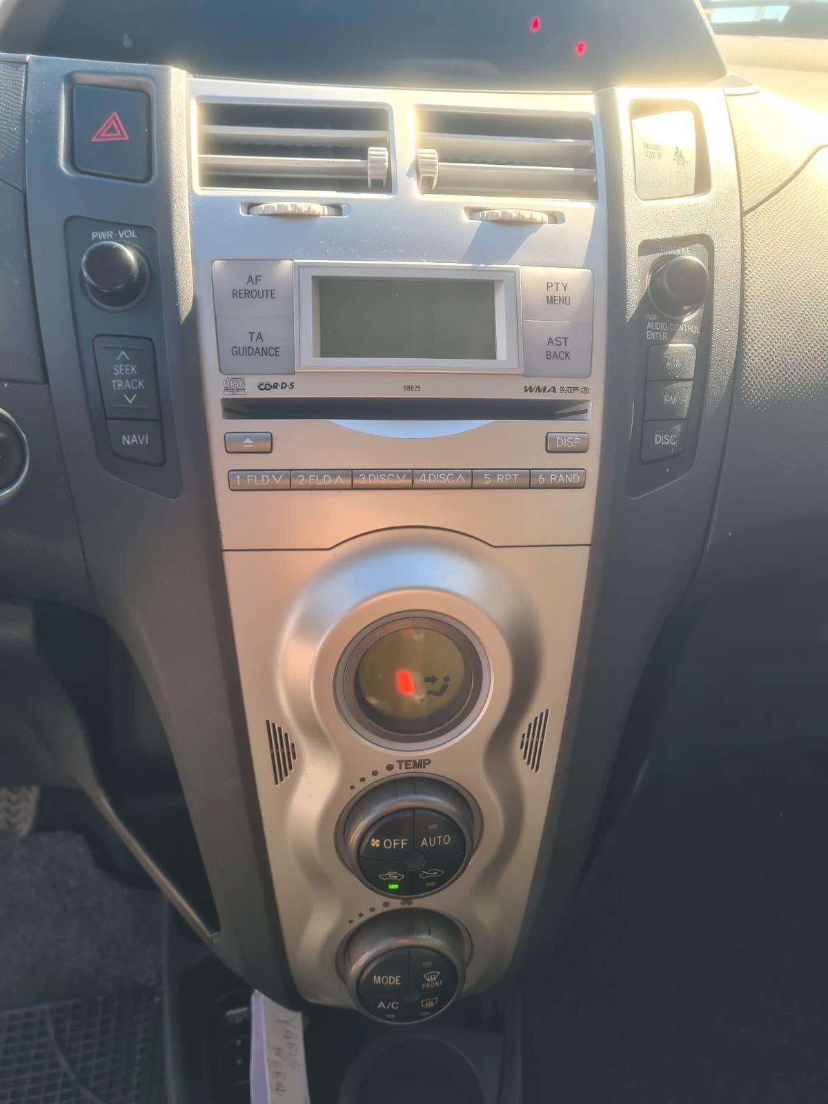 Toyota Yaris 1.0 5 porte Sol