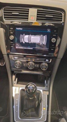 Volkswagen Golf R-Line