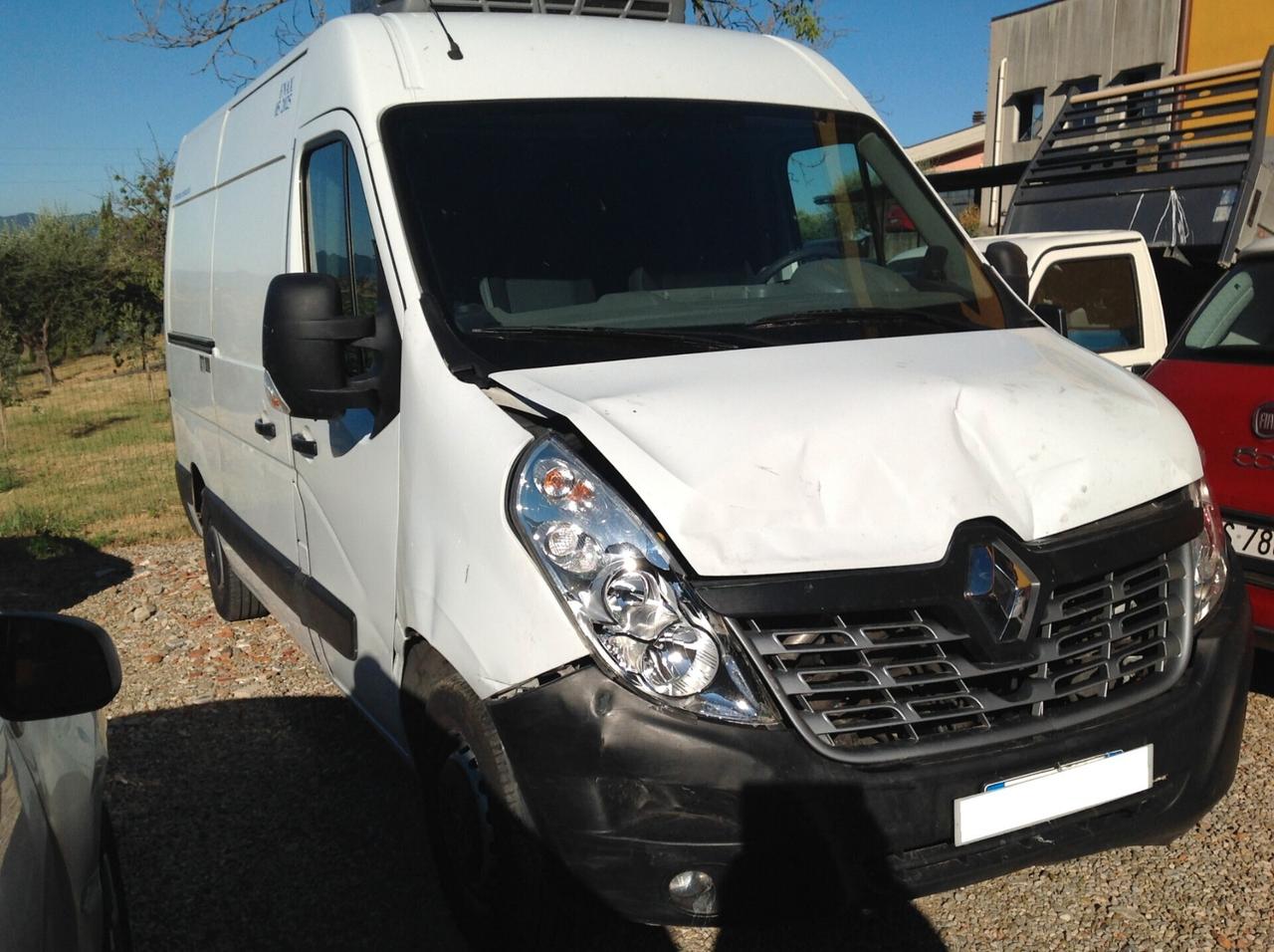 Renault Master 2.3 dCi Frigo incidentato