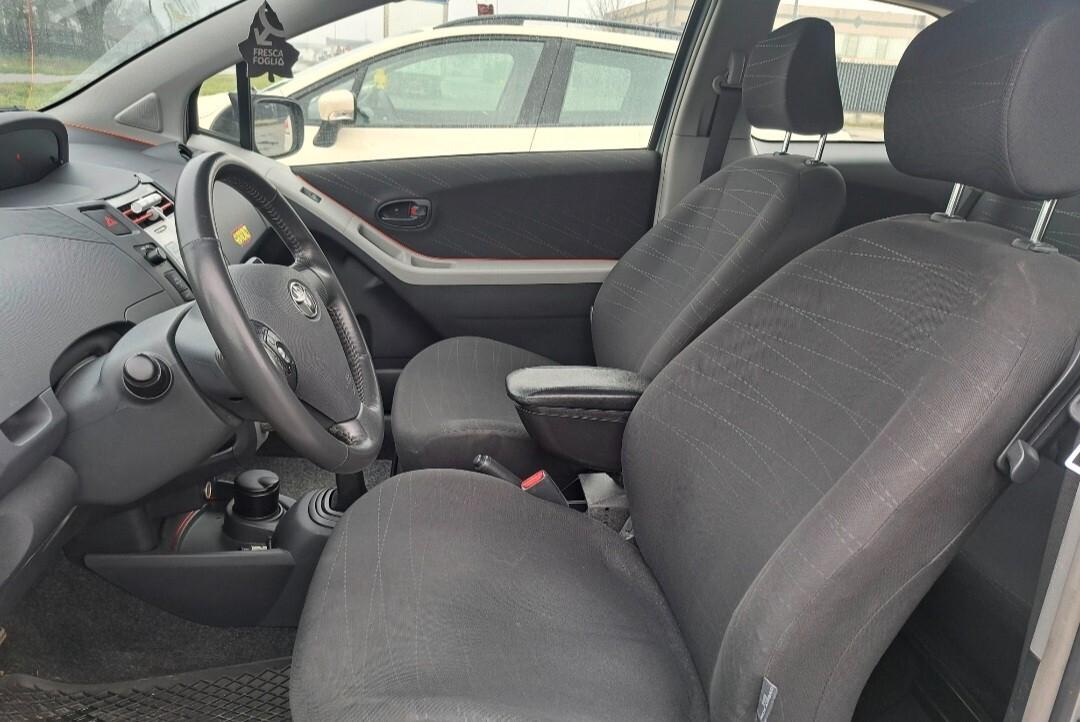 Toyota Yaris 1.0 3 porte Sol