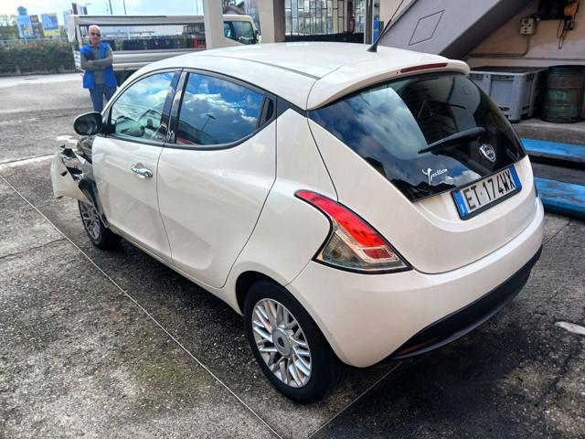LANCIA Ypsilon 1.2 69 CV 5 porte VEICOLO PER COMMERCIANTI
