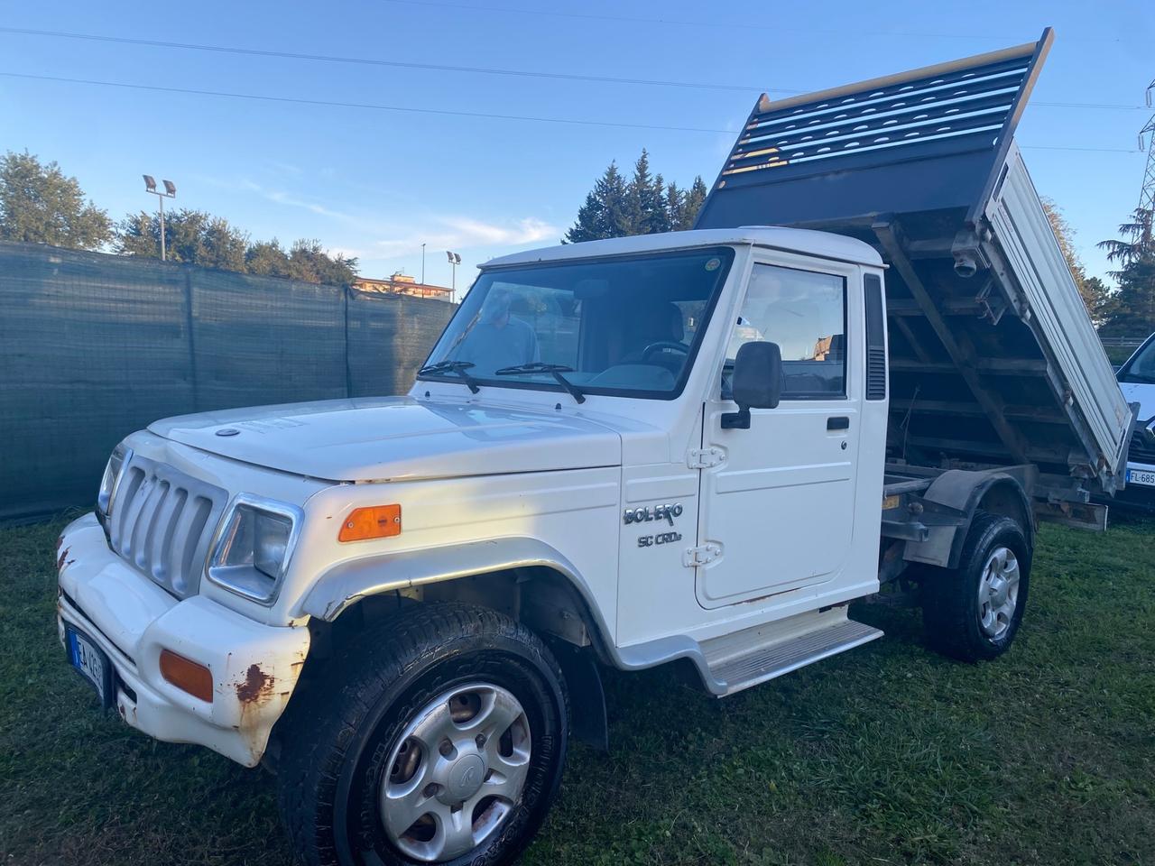 Mahindra Bolero Loader 2.5 CRDe rcassone ribaltabile OK PER NEO PATENTATI