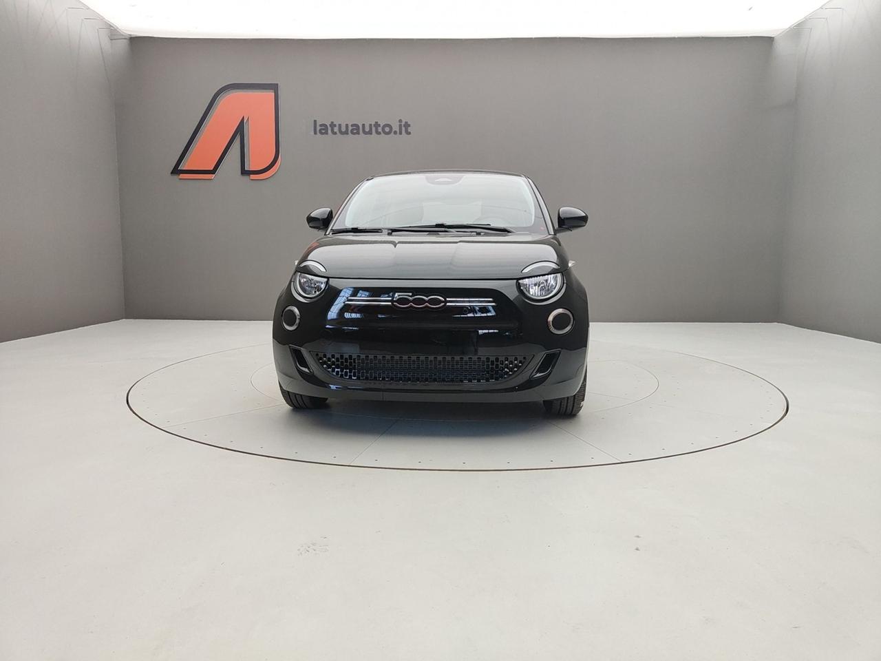 FIAT 500e 500E 95CV 23,65KW RED