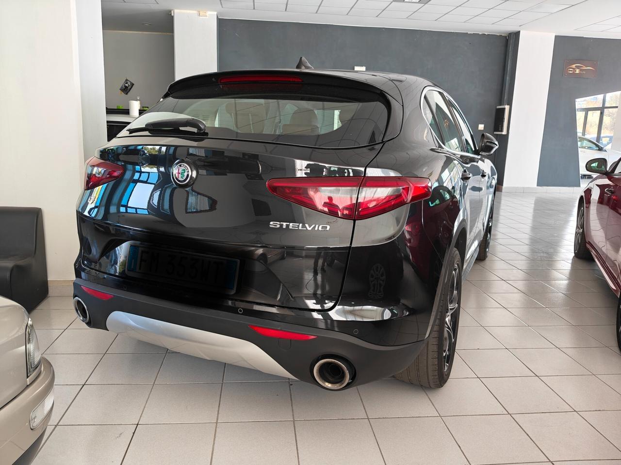 Alfa Romeo Stelvio 2.2 Turbodiesel 210 CV AT8 Q4 Executive