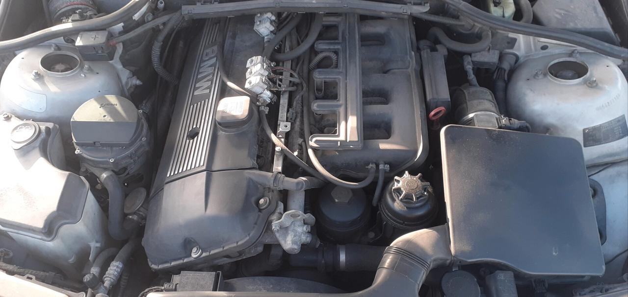 Bmw 320 320i (2.2) cat Touring Eletta