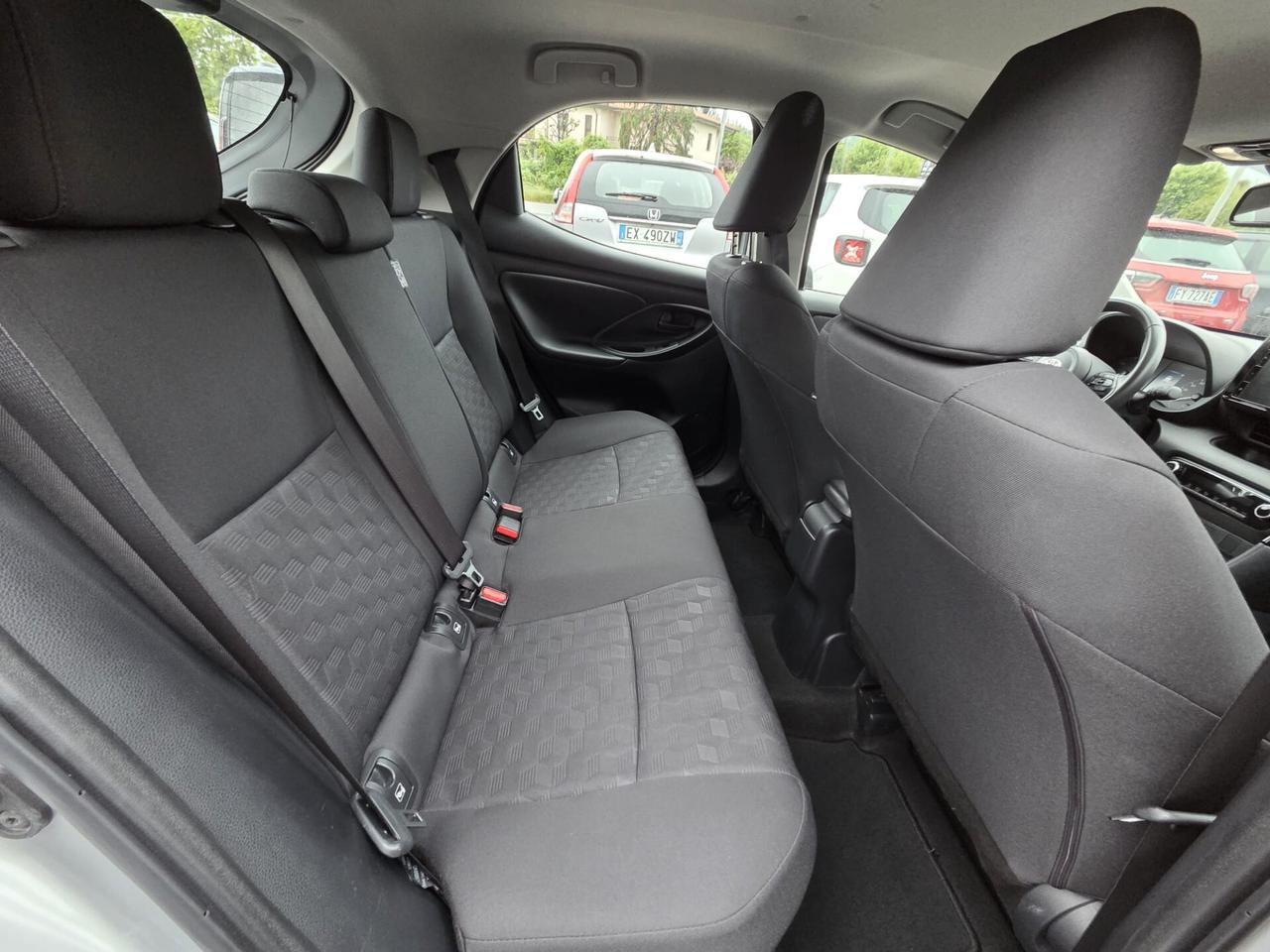 Toyota Yaris 1.5 Hybrid 5 porte Active FULL-HYBRID *NEOPATENTATO*