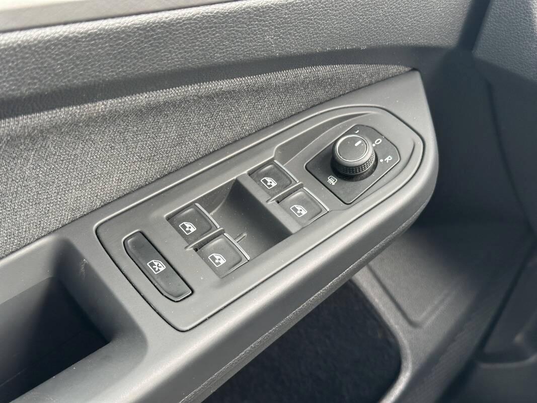 Volkswagen Golf Variant 2.0 tdi Life 115cv AUTOM e CarPlay