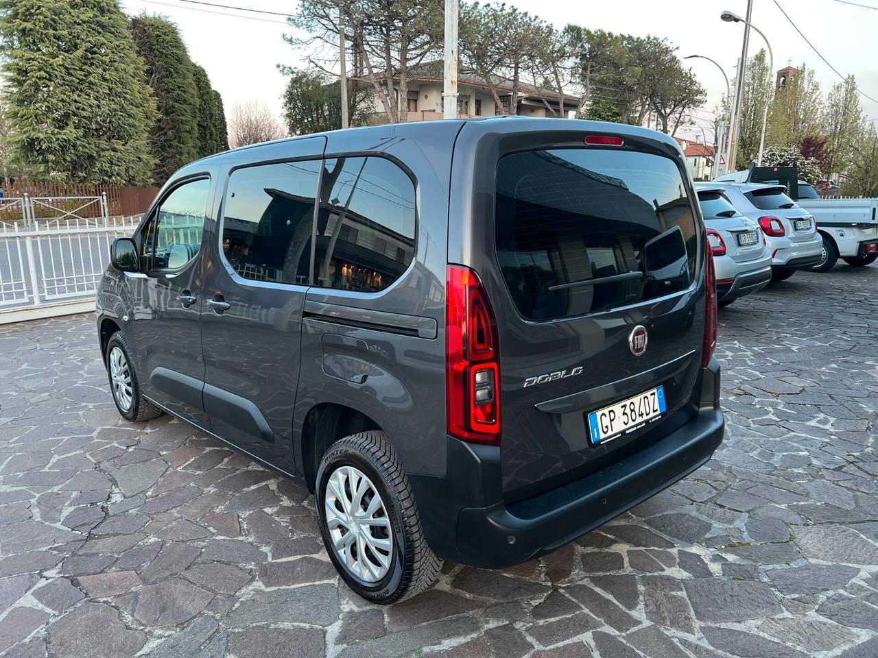 Fiat Doblo 1.5 BlueHdi 130CV AT8 Combi N1 Autocarro 5 posti
