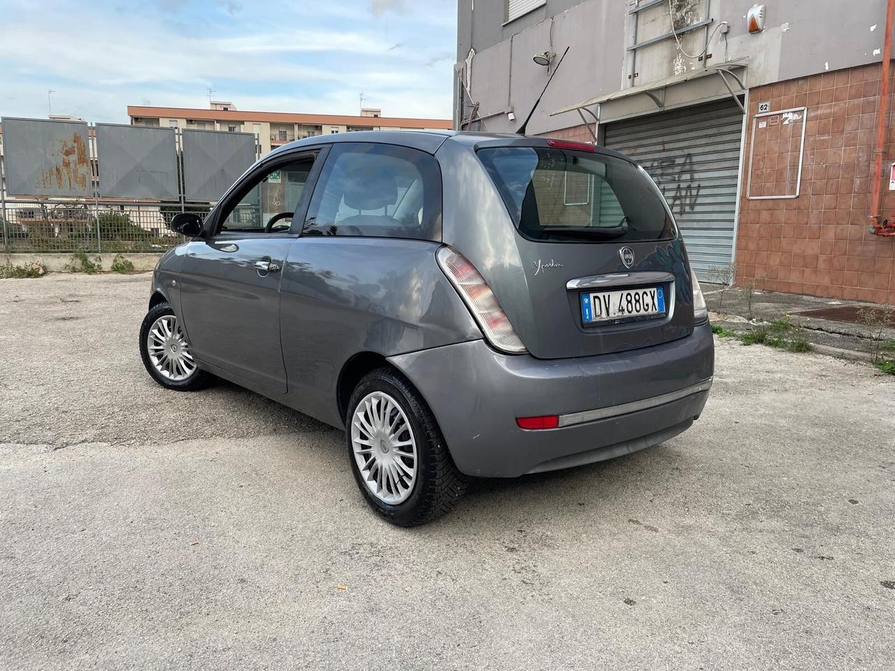 Lancia Ypsilon 1.2 GPL Argento IN OTTIME CONDIZIONI