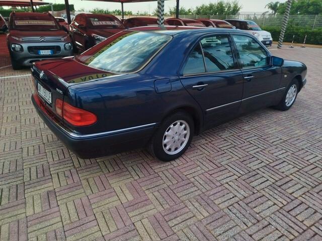 Mercedes-benz E 250 diesel cat Avantgarde