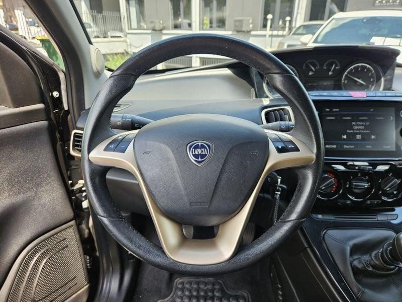 Lancia Ypsilon 1.0 FireFly 70cv Hybrid Alberta Ferretti
