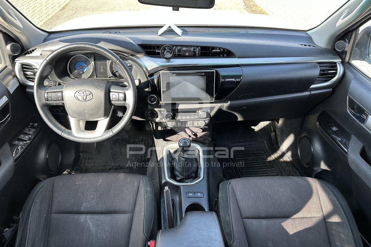 TOYOTA Hilux 2.4 D-4D 4WD 4 porte Double Cab Comfort