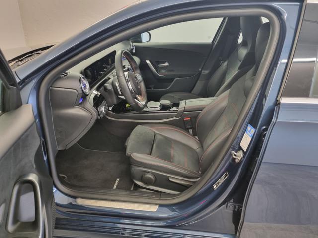 MERCEDES-BENZ A 180 d Automatic Premium