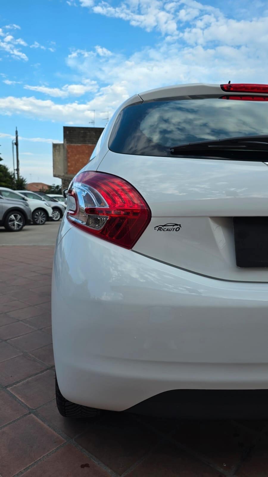 Peugeot 208 1.6 e-HDi 92 CV Stop&Start 5 porte Allure