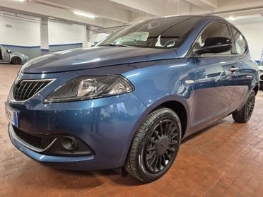Lancia Ypsilon 1.0 FireFly 5 porte S&S Hybrid Ecochic Silver