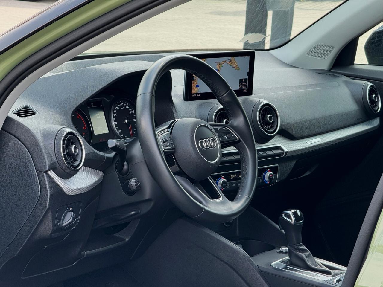 Audi Q2 30 TDI Identity Black S-tronic S line 116CV
