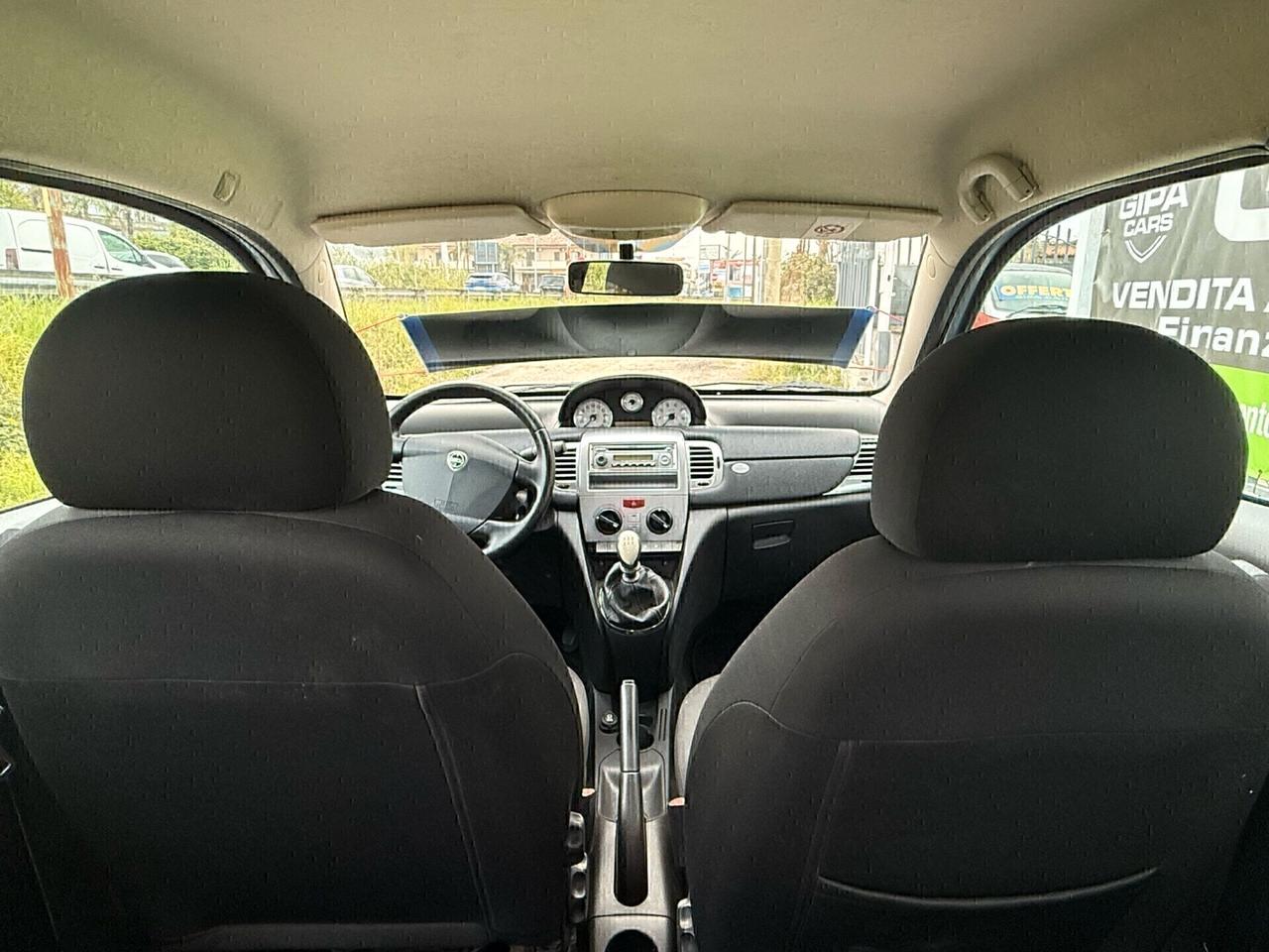 Lancia Ypsilon 1.2 Versus