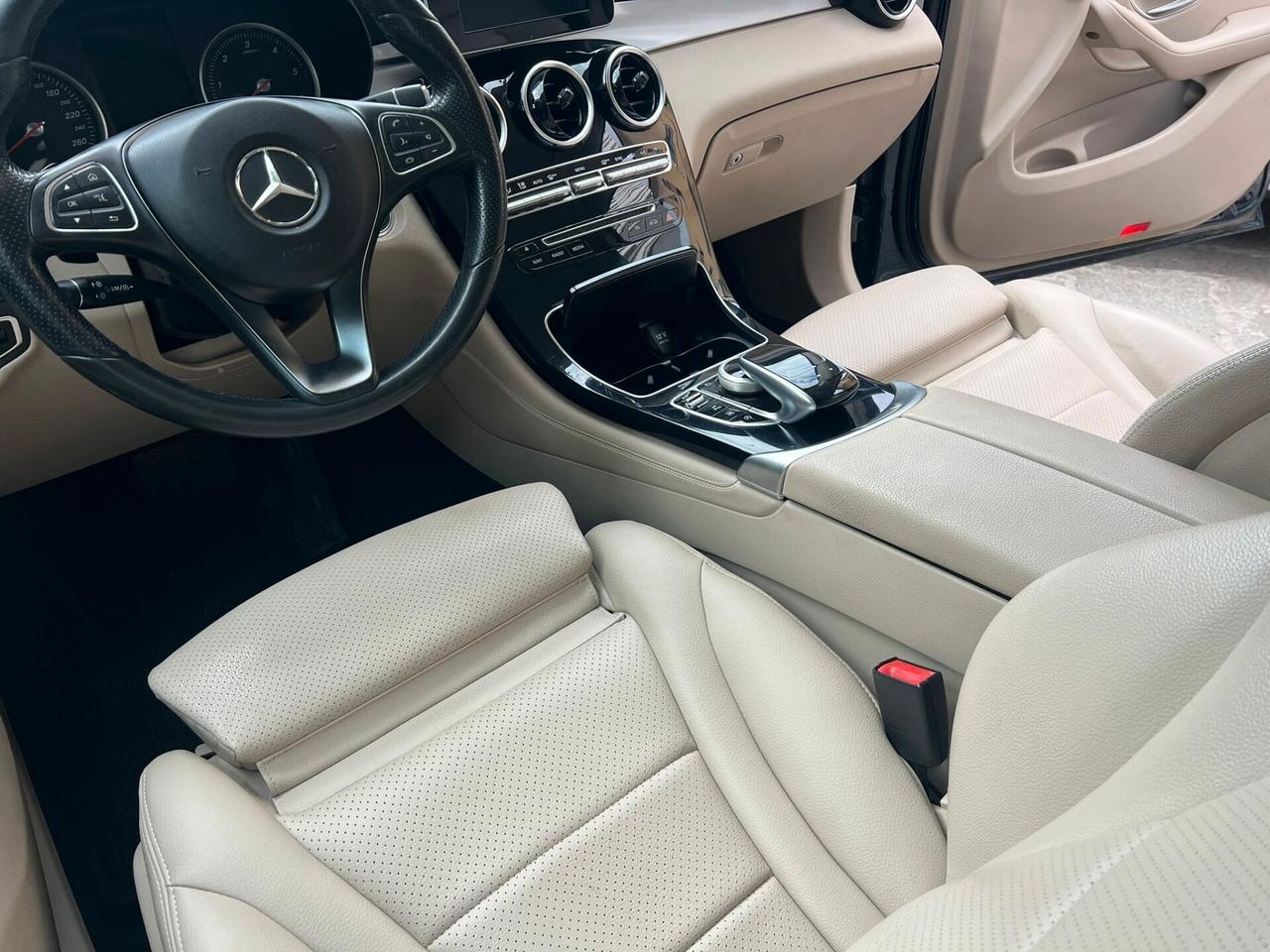 MERCEDES GLC 250 D 4MATIC SPORT