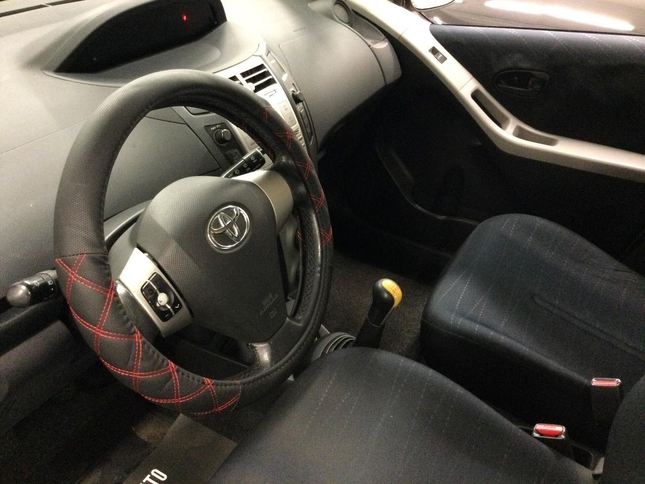 Toyota Yaris 1.3 5 porte Luna